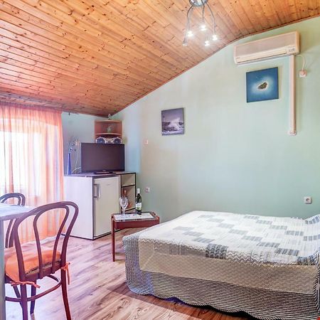 Apartment In Center Pula Extérieur photo